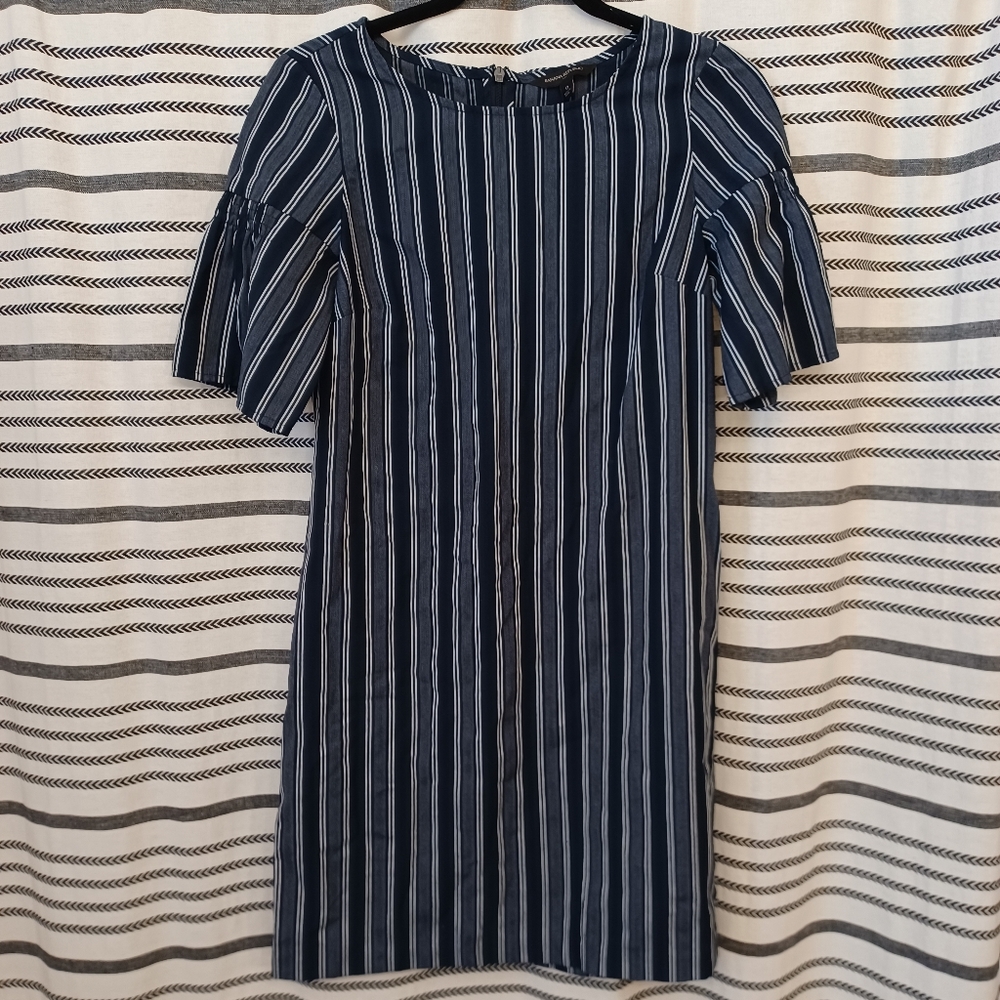 Banana Republic dress, size 0, navy and white stripped.